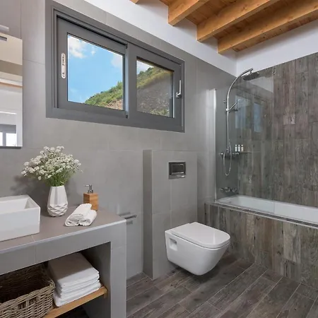 Kathisma Bay - Luxury - Helios Villa